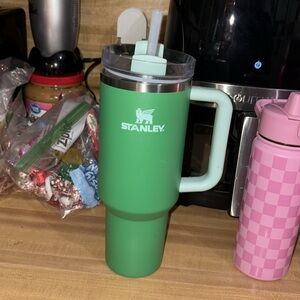 green 40 oz stanley